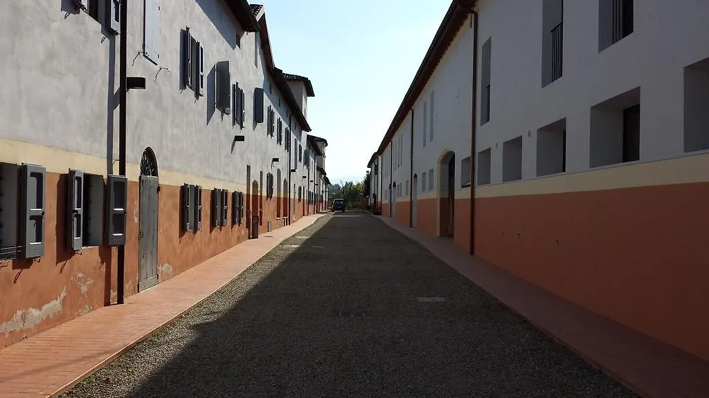Agriturismo Aggazzotti Colombaro  Летний дом