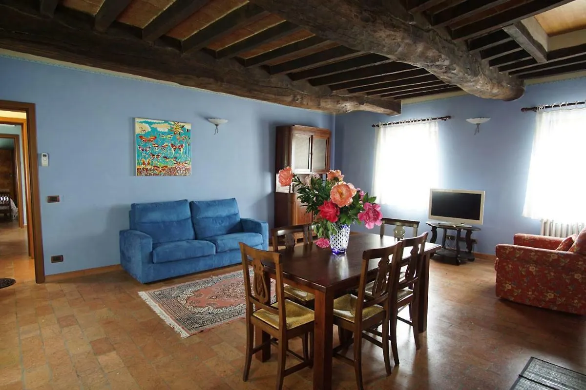 Agriturismo Aggazzotti Colombaro  Country house
